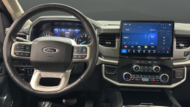 Used 2024 Ford Expedition XLT AWD/4WD image 11