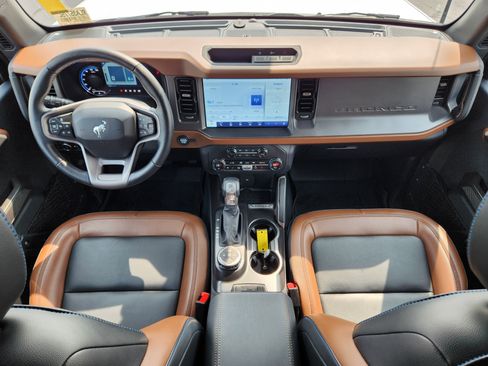 Used 2024 Ford Bronco Outer Banks image 15