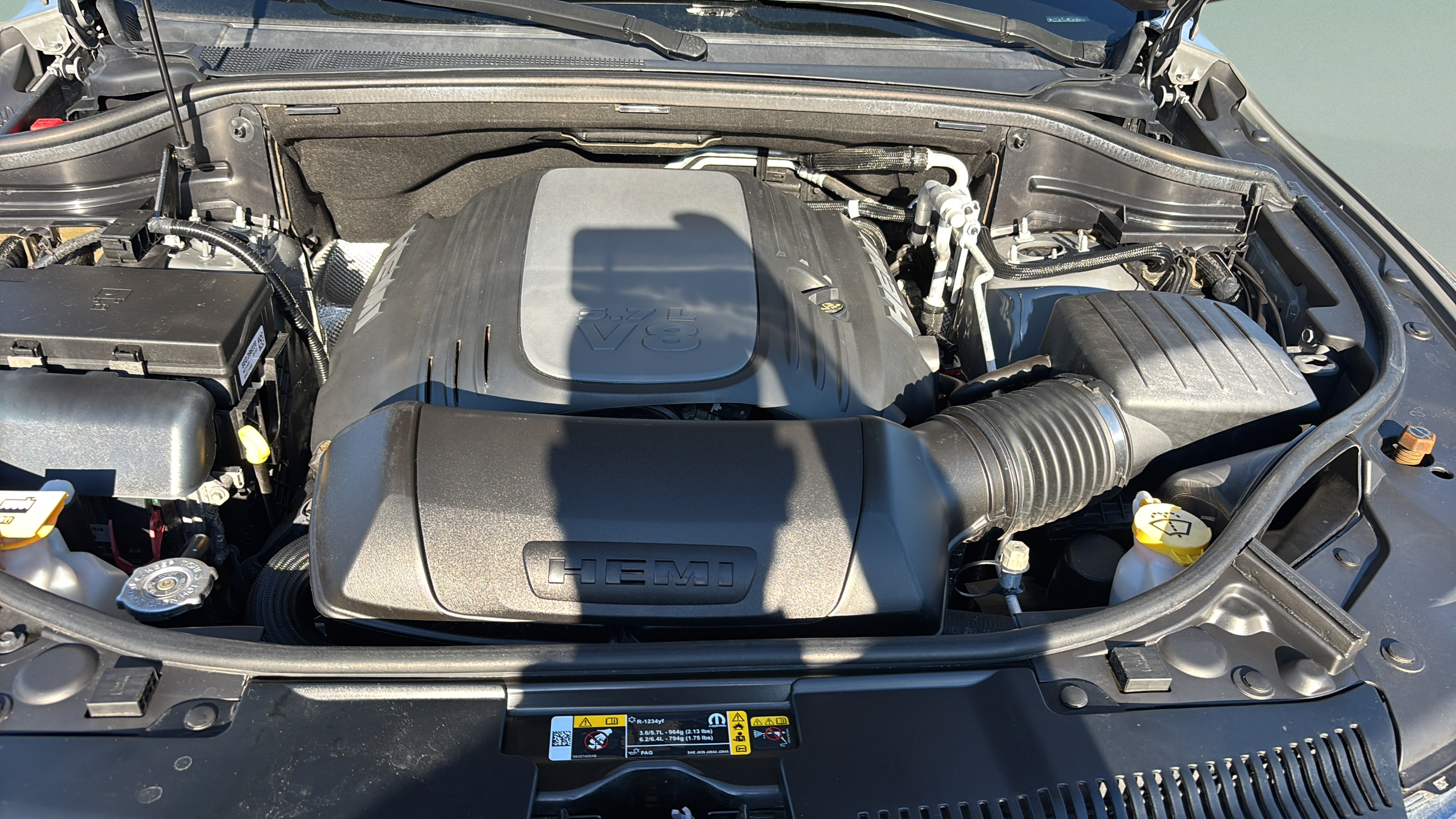 Used 2022 Dodge Durango R/T w/ Blacktop Package AWD/4WD image 19