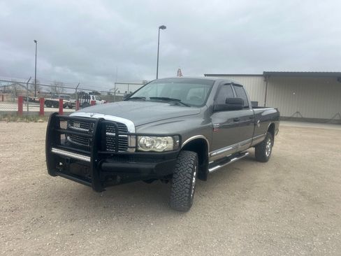 Used 2005 Dodge Ram 2500 Truck SLT AWD/4WD image 2