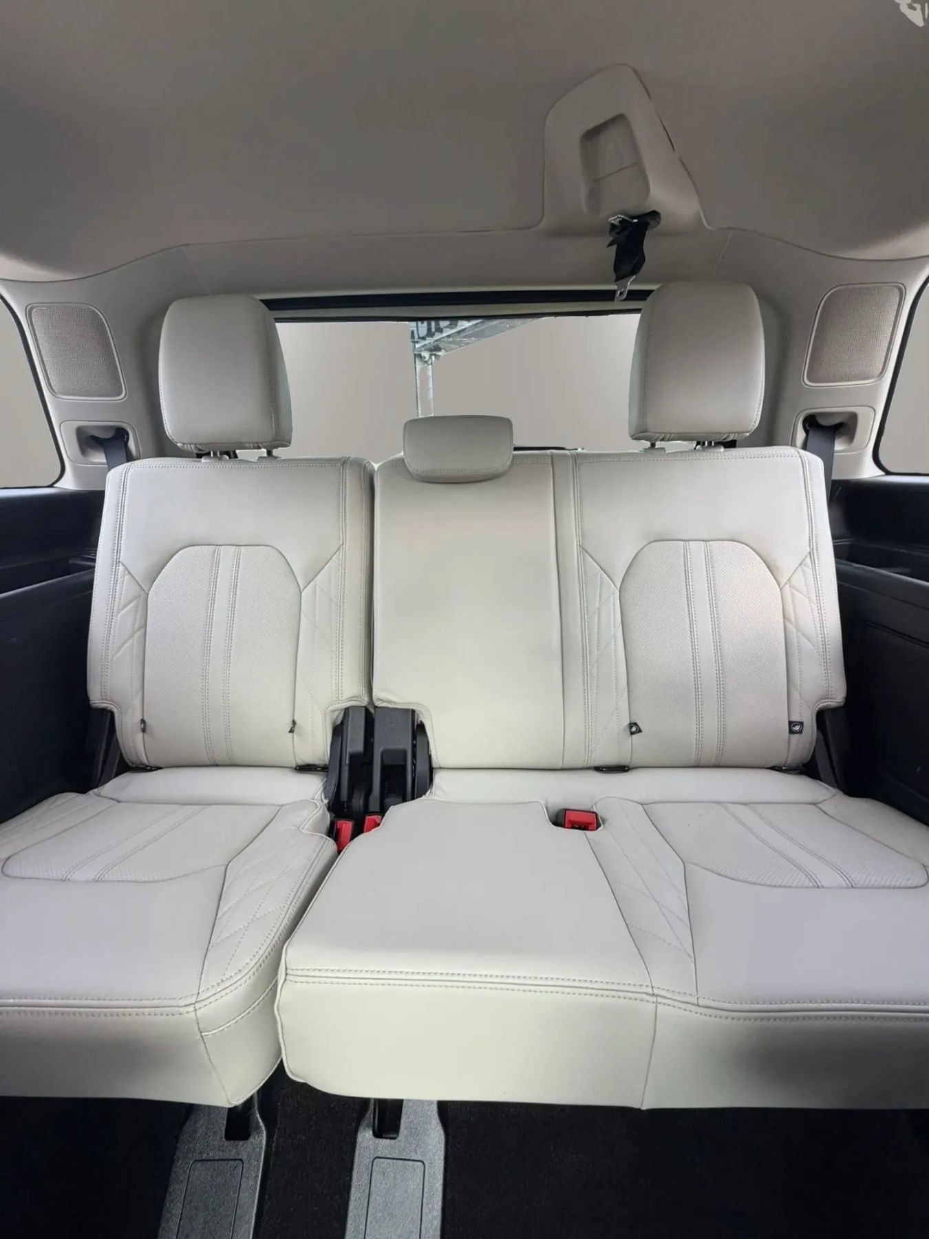 Used 2019 Ford Expedition Platinum AWD/4WD image 18