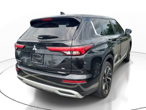 Used 2023 Mitsubishi Outlander SE FWD image 4