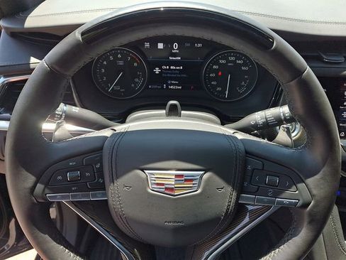 Certified 2025 Cadillac XT6 Sport w/ Platinum Package AWD/4WD image 19