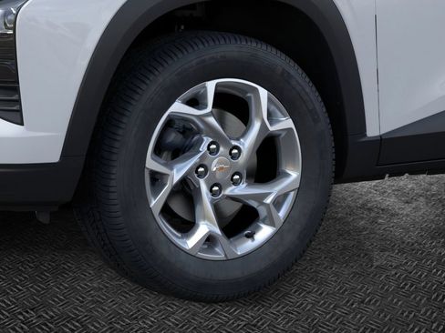 Used 2026 Chevrolet Trax LS w/ LS Convenience Package FWD image 9