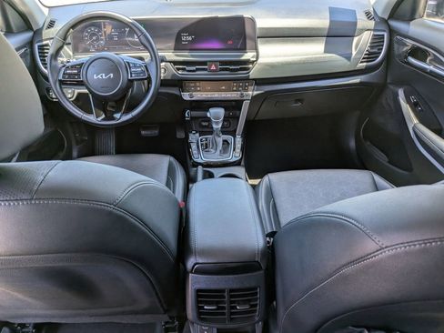 Certified 2025 Kia Seltos EX AWD/4WD image 15