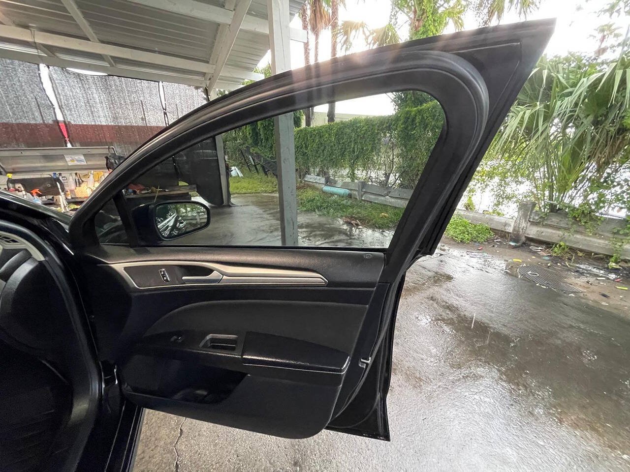 Used 2019 Ford Fusion SE FWD image 6