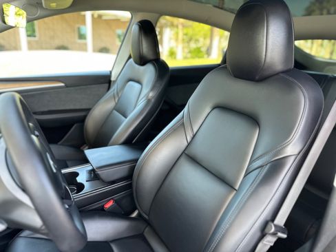 Used 2023 Tesla Model Y Long Range AWD/4WD image 26