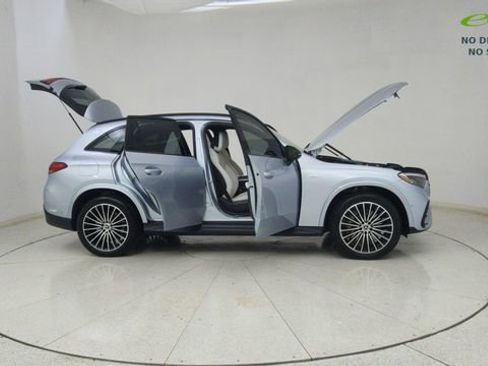 Used 2025 Mercedes-Benz GLC 350e 4MATIC w/ AMG Line image 74