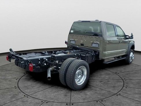 New 2026 Ford F550 4x4 Crew Cab image 3