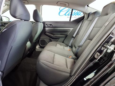 Used 2025 Nissan Altima 2.5 SV FWD image 10