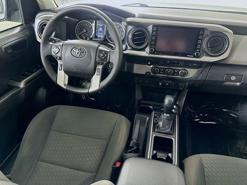 Used 2022 Toyota Tacoma SR5 w/ Technology Package image 17