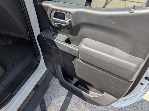 Used 2022 Chevrolet Silverado 1500 Custom AWD/4WD image 6