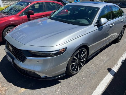 Used 2023 Honda Accord Touring image 1