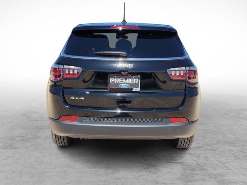 Used 2025 Jeep Compass Sport AWD/4WD image 9