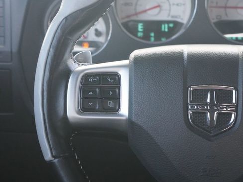 Used 2014 Dodge Challenger R/T RWD image 12