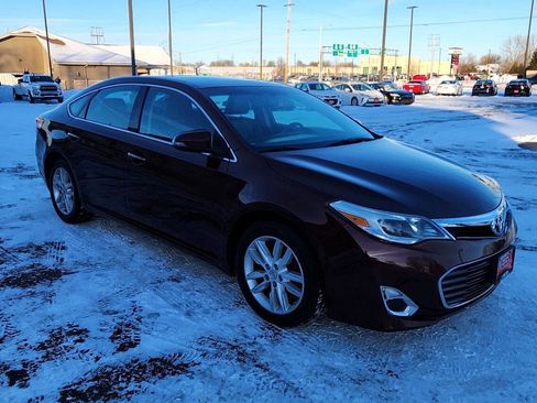 Used 2013 Toyota Avalon XLE Premium image 7