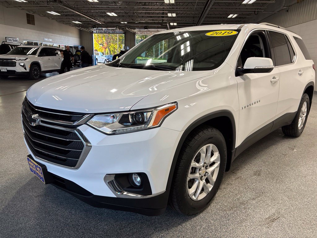 Used 2019 Chevrolet Traverse LT w/ LPO, Floor Liner Package AWD/4WD image 3