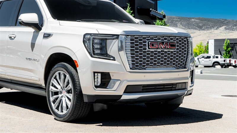 Used 2021 GMC Yukon Denali w/ Denali Ultimate Package AWD/4WD image 9