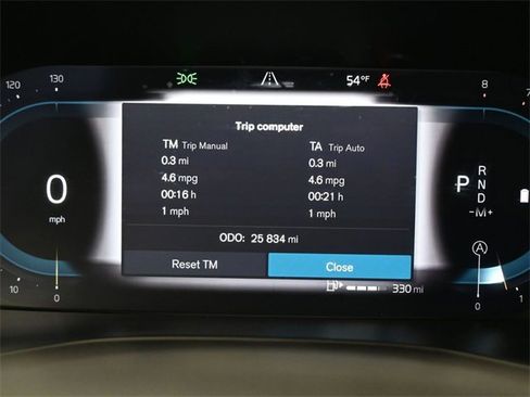 Used 2024 Volvo XC40 B5 Plus w/ Climate Package image 27