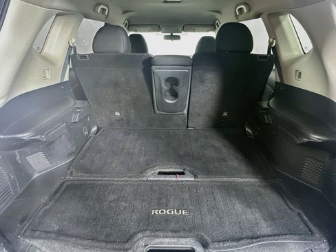 Used 2018 Nissan Rogue SV FWD image 27