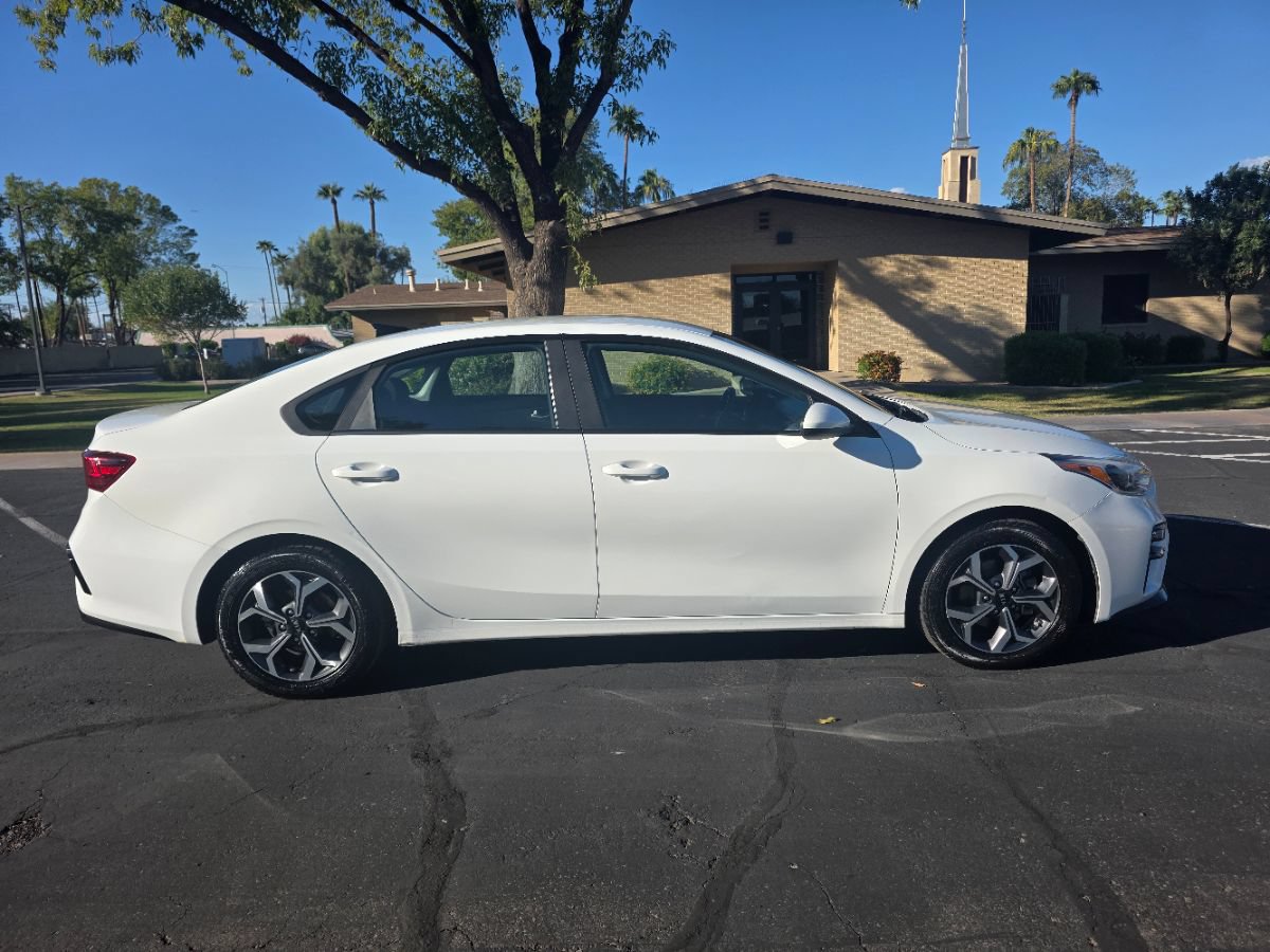 Used 2020 Kia Forte LXS FWD image 3