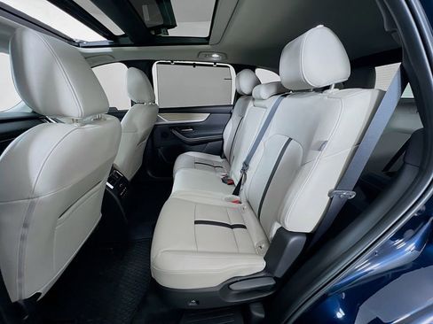 Certified 2025 MAZDA CX-90 Plug-In Hybrid w/Premium Sport image 28