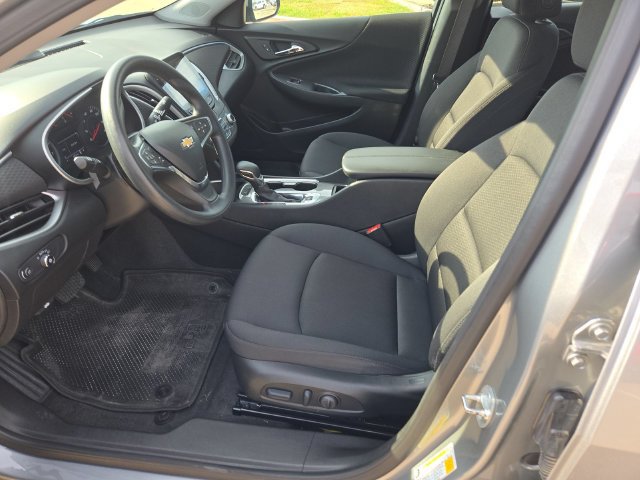 Used 2025 Chevrolet Malibu LT FWD image 18
