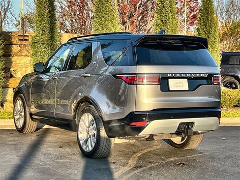 New 2026 Land Rover Discovery Limited Edition image 3