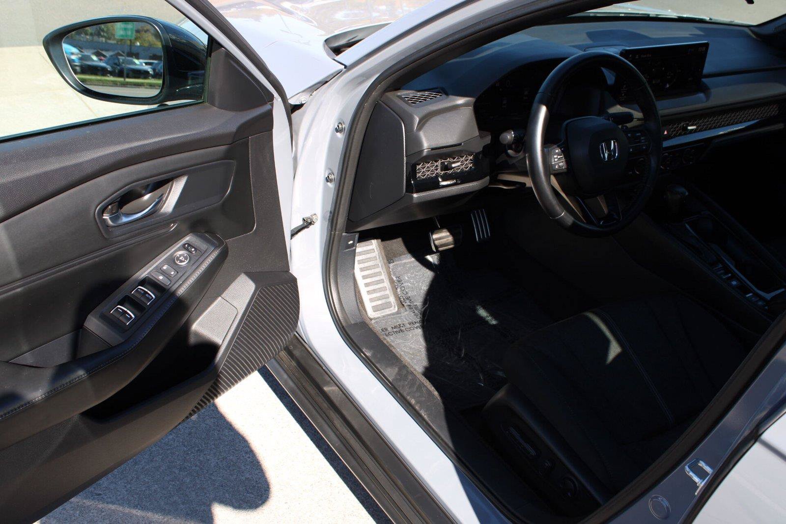 Used 2023 Honda Accord Sport image 19