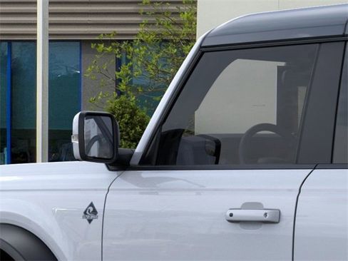 New 2025 Ford Bronco Outer Banks w/ Sasquatch Package image 22