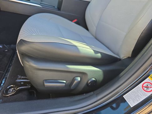 Used 2016 Toyota Camry SE image 27