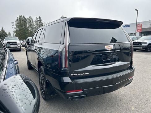 Certified 2025 Cadillac Escalade ESV Sport w/ Touring Package image 7