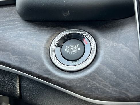 Used 2022 Jeep Grand Cherokee Limited 4xe image 31