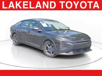 Used 2025 Kia K4 FWD video 1