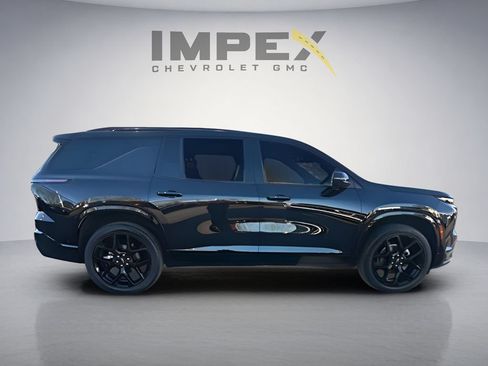 Used 2024 Chevrolet Traverse RS w/ LPO, Floor Liner Package AWD/4WD image 6