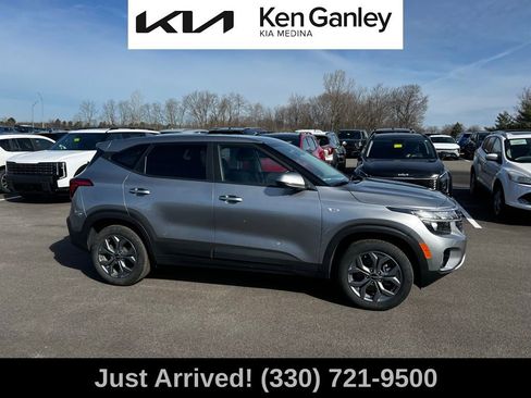 Certified 2024 Kia Seltos LX image 4