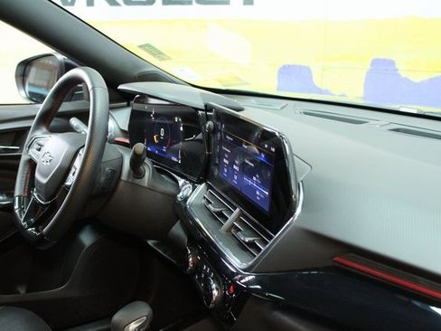 Used 2025 Chevrolet Trax RS w/ Sunroof Package image 10