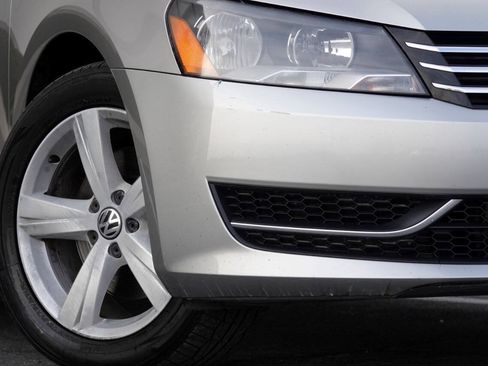 Used 2012 Volkswagen Passat TDI SE FWD image 32