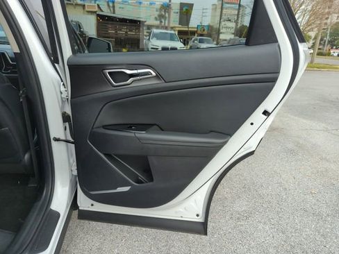 Used 2023 Kia Sportage EX image 29