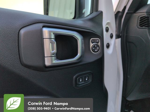 Used 2020 Jeep Gladiator Rubicon w/ Trailer Tow Package AWD/4WD image 11