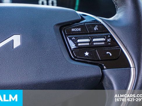 Used 2023 Kia Niro SX image 31