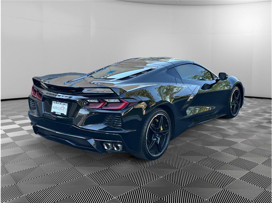 Used 2022 Chevrolet Corvette Stingray Coupe w/ Z51 Performance Package RWD image 5