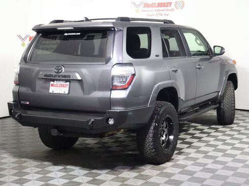 Used 2020 Toyota 4Runner SR5 Premium w/ Moonroof Package AWD/4WD image 5