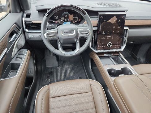 New 2026 GMC Acadia Denali Ultimate w/ LPO, Floor Liner Package AWD/4WD image 8