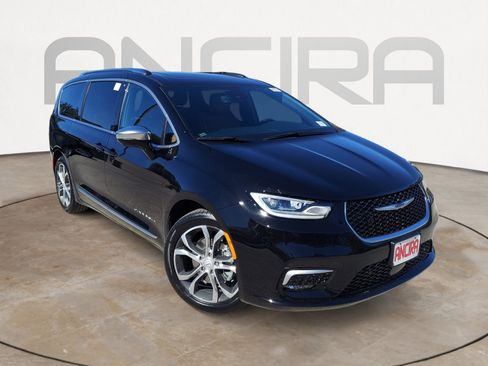 New 2026 Chrysler Pacifica Pinnacle image 4