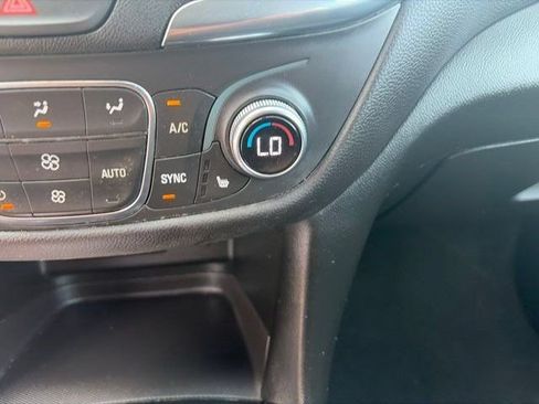 Used 2021 Chevrolet Equinox LT FWD image 25