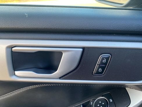 Used 2023 Ford Explorer XLT w/ Equipment Group 202A image 14