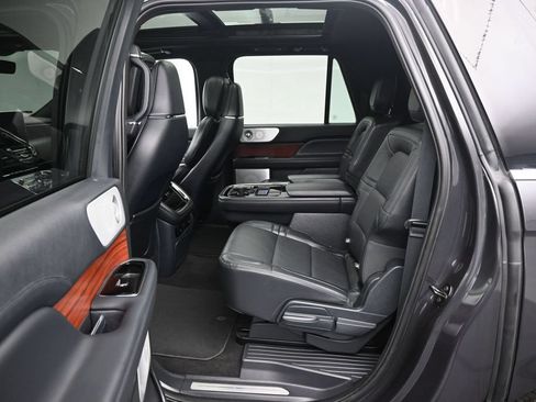 Used 2023 Lincoln Navigator L Reserve AWD/4WD image 19