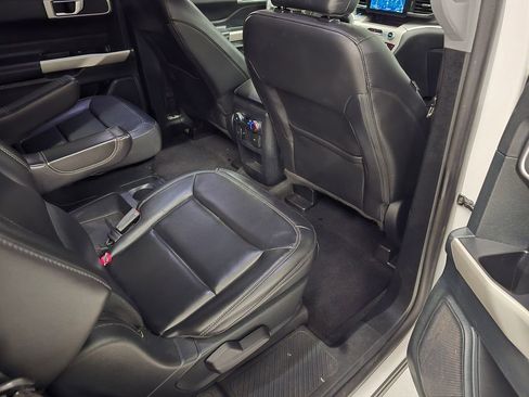 Used 2021 Ford Explorer XLT w/ Equipment Group 202A RWD image 32