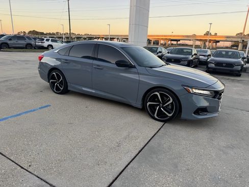 Used 2022 Honda Accord Sport image 11